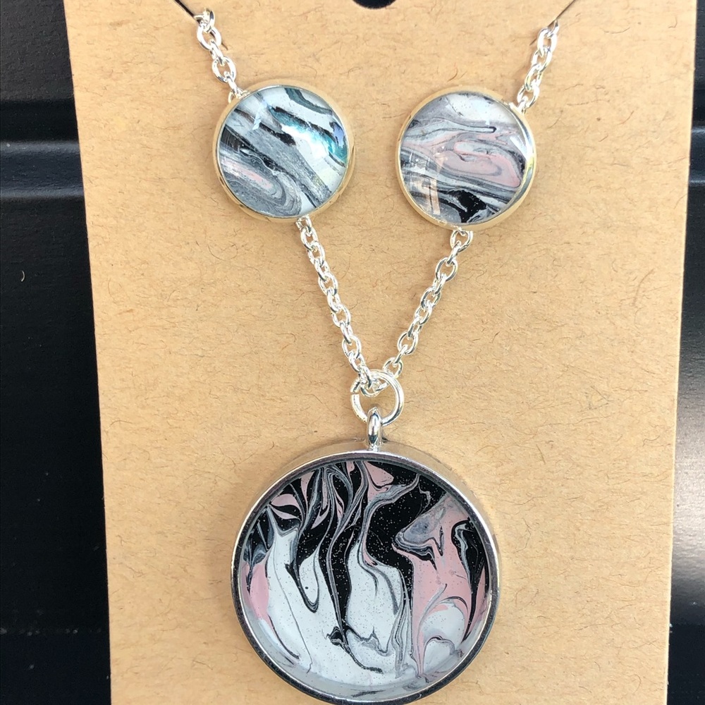 Handmade acrylic painted earrings and necklaces - Picture 3 of 8